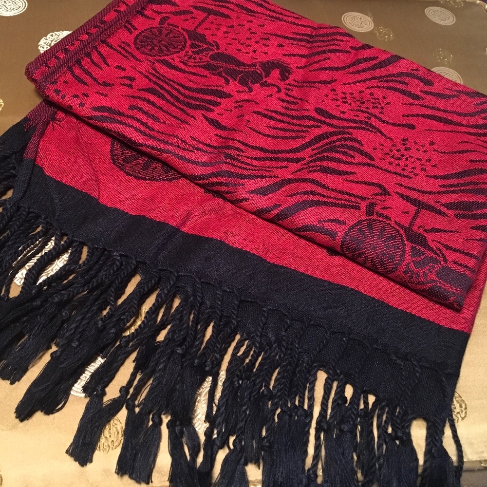 Red and Black Pashima with Tang Dynasty Images